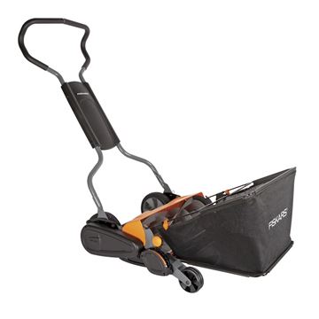 Vřetenová sekačka StaySharp Max + koš Fiskars 1001658