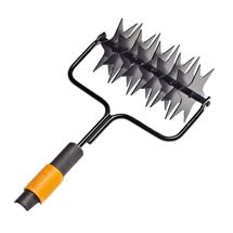 Provzdušňovač trávníku QuikFit Fiskars 1000689